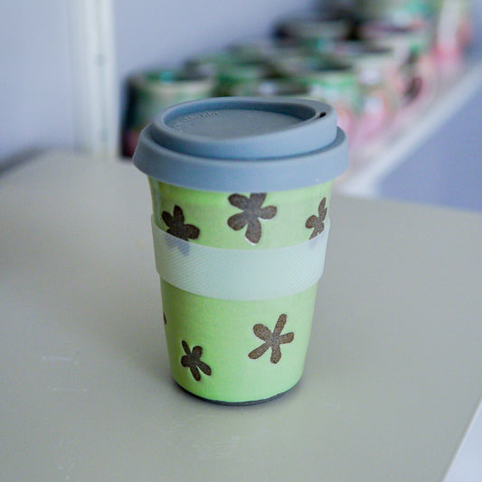 Travel Mug Petal Pop Green 1